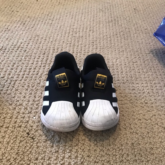 Boys adidas sneakers - Picture 2 of 4